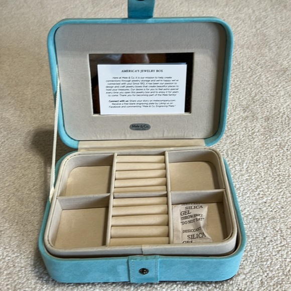 MELE & Co. Jewelry box NWT - Picture 2 of 9